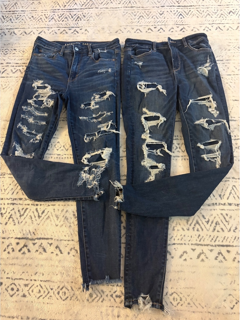2 Piece American Eagle Next Level Stretch Ripped Skinny Jeans Size 8 Regular